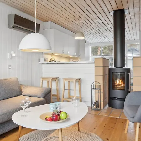 Julkil - 250m From The Sea By Interhome *